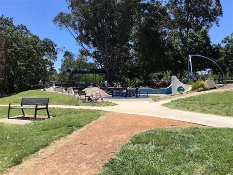 GUIDE TO WESTON PARK ADVENTURE PLAYGROUND CANBERRA