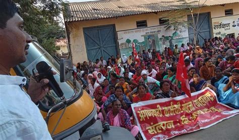 Anganwadi Workers Stage Dharna For Demands D Voice