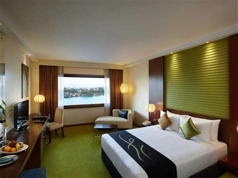 Cinnamon Lakeside Colombo - Compare Deals