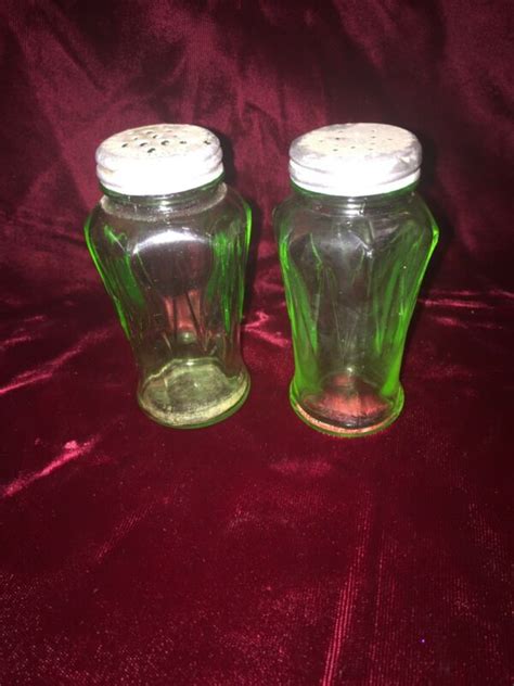 Hazel Atlas Green Depression Uranium Glass Salt Pepper Shakers 468 Antique Price Guide