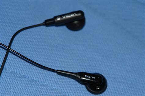 Vedia SRS-300 vs Vedia SRS-200 - Testy Słuchawek - forum.mp3store.pl