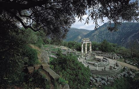 Delphi summary | Britannica