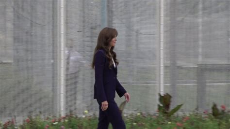 Kate Middleton Reveals Cause Of Injury As She Shows Off Bandaged Fingers On Prison Visit