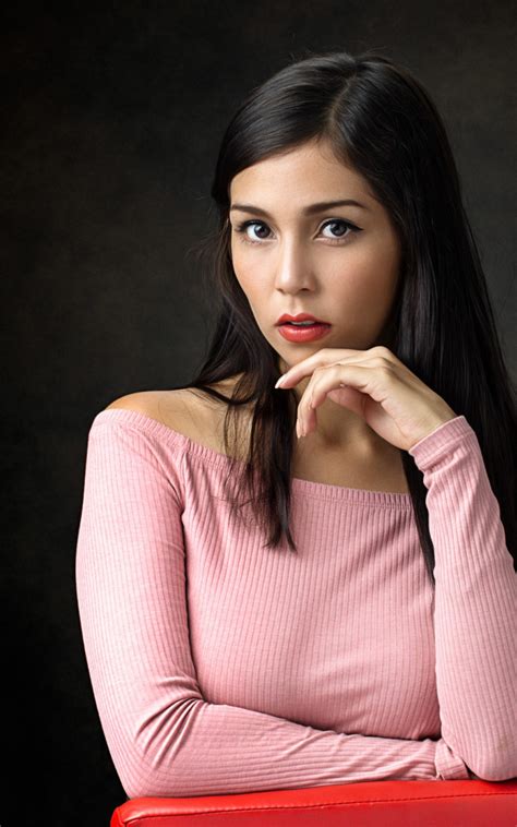 Скачать обои girl long hair photo photographer model lips brunette black hair раздел