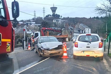 Cherbourg En Cotentin Un Accident Entre Deux Voitures G Ne La Circulation