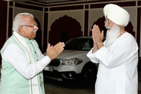 Khattar Visits Radha Soami Satsang In Beas Meets Sect Chief The