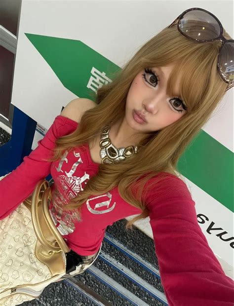 Gyaru Hair Gyaru Makeup Gyaru Fashion 2000s Fashion Fashion Outfits