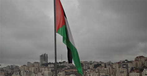 Exército de Israel mata dois adolescentes palestinos em confrontos na