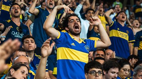 Emoci N En Aeroparque C Mo Se Prepara La Hinchada De Boca Que Viaja A