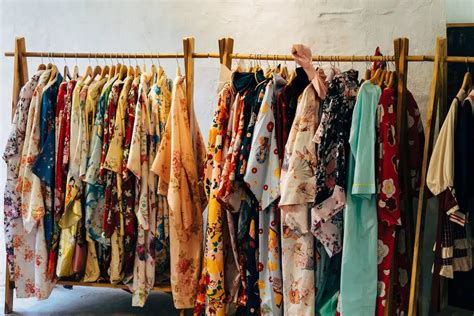 Les Incontournables Boutiques De Mode Vintage En Bretagne Destination