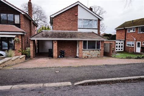 3 Bedroom Detached House For Sale In Berkeley Drive Kingswinford Dy6 9dx