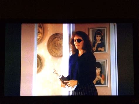 Watching Twin Peaks Check Out The Tin Platters And Big Eye Paintings