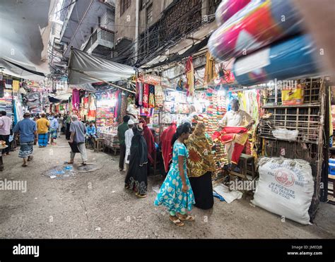 Bangladesh market fabric hi-res stock photography and images - Alamy