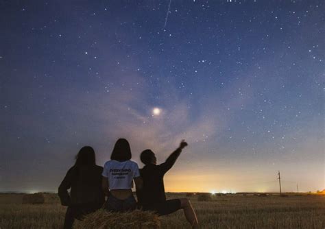 San Lorenzo Tutti Con Il Naso All Insu Per Lo Spettacolo Delle Stelle