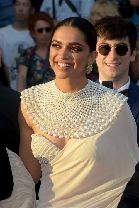 Cannes 2022: Deepika Padukone In Gorgeous White Saree And Necklace For ...