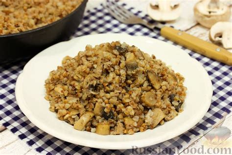 Рецепт: Гречка с мясным фаршем и шампиньонами (на сковороде) на ...