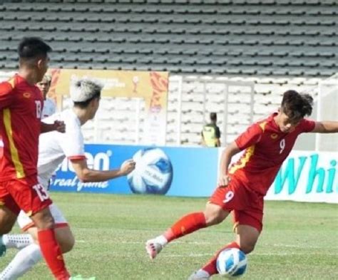 Piala Aff U Pelatih Timnas Vietnam U Keluhkan Kondisi