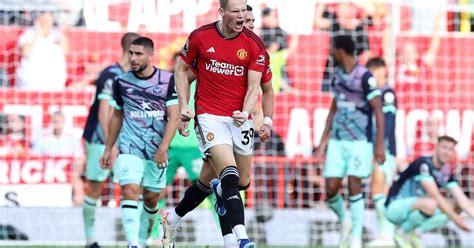 Manchester United Vira Dois Gols Nos Acr Scimos E Vence O Brentford