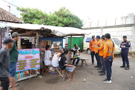 24 Titik Sampah Ditemukan Sepanjang Jalur Kereta Api Balam