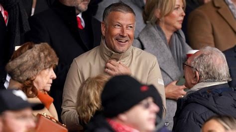 Pundit calls on Clattenburg to quit Forest role in wake of Luton ...