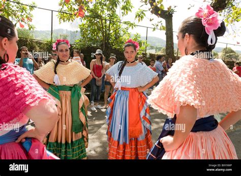 Dancers Independence Day Costa Rica Central Valley Stock Photo Alamy