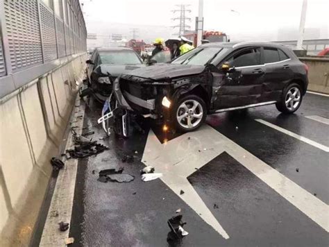 下雨天开车，老司机总结出“三要三不要” 汽车频道 凤凰网