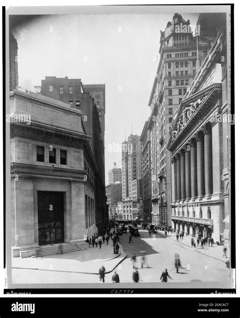 New York City Broad St South From Wall St Stock Photo Alamy