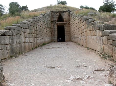 About Tomb of King Agamemnon in Mycenae Archaeological Site - hopin.gr