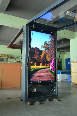 High Brightness Outdoor Digital Signage Displays 49 2000 2500 Nits