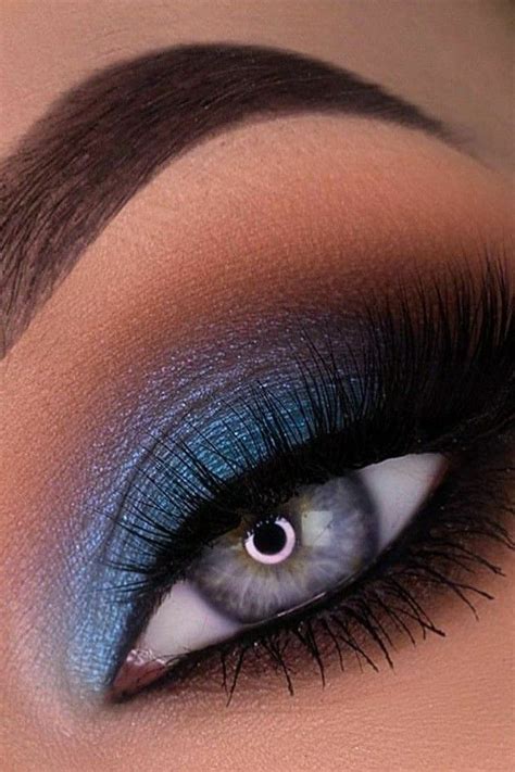 Pin By Make Up For Ever Us On Eyeliner Ideas Eyelashes Naturally