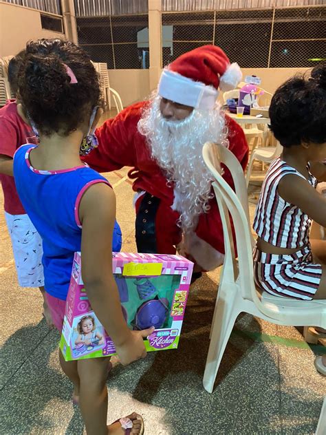 Vereador Se Veste De Papai Noel Para Levar Alegria S Crian As Rf S