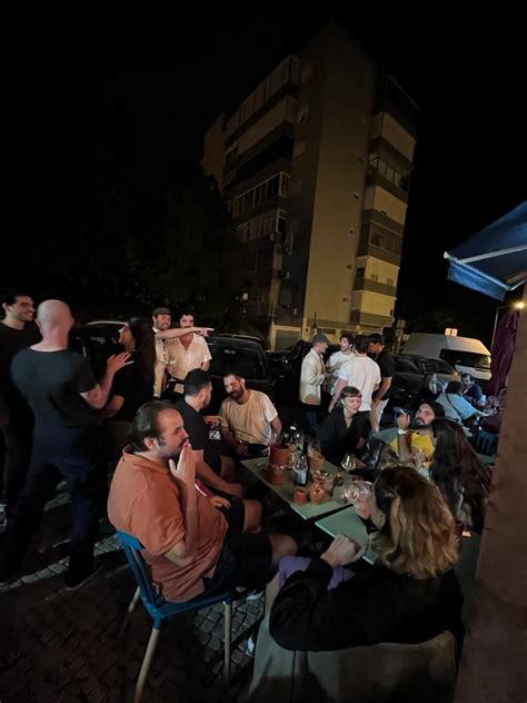 Descontra Do E Bem Portugu S Eis O Novo Bar De Vinhos Naturais De