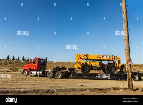 Flatbed Tractor Hi Res Stock Photography And Images Alamy