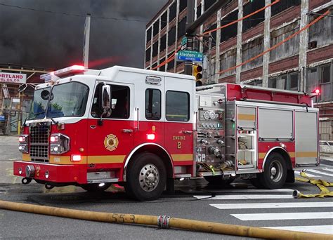 Pfd Engine 2 Philadelphia Fire Department Engine 2 2017 Sp Flickr