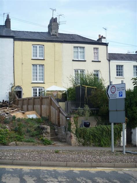 Chepstow Houses Michael Dibb Cc By Sa Geograph Britain