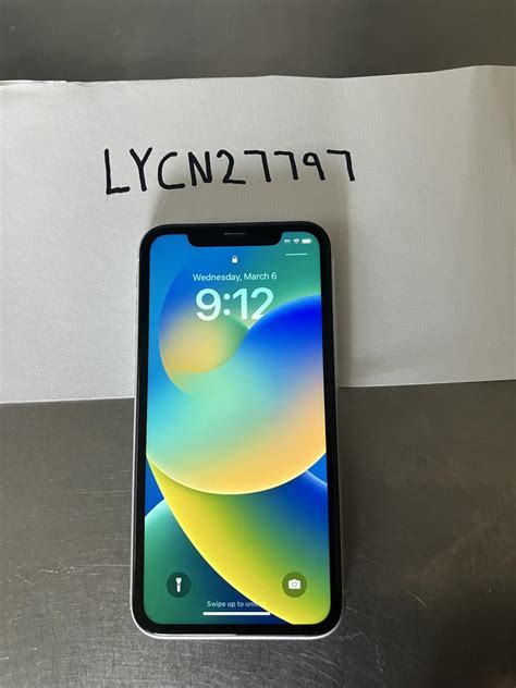 Apple Iphone Xr Unlocked White Gb A Lycn Swappa