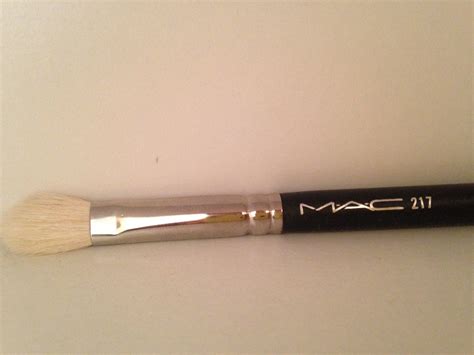 MAC Cosmetics 217 Eye Shadow Blending Brush reviews in Makeup Brushes ...