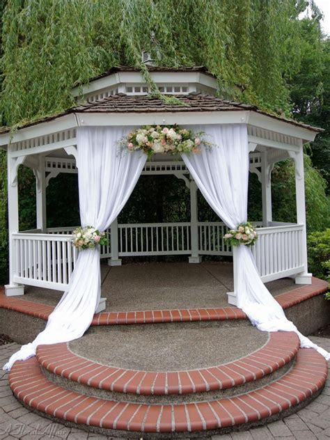 Gazebo Wedding Decor - jenniemarieweddings