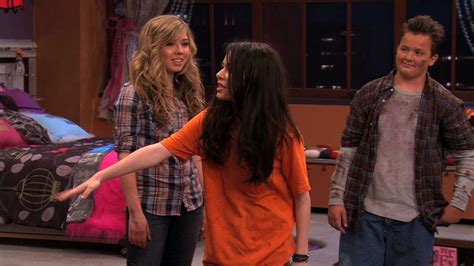 ICarly 4x01 IGot A Hot Room ICarly Image 21399836 Fanpop