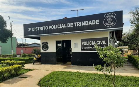 Criminoso Tenta Fugir Da Pol Cia Pulando Muros Mas Termina Preso No