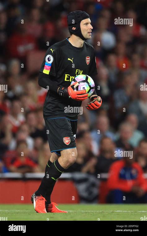 Arsenal Goalkeeper Petr Cech Stock Photo Alamy