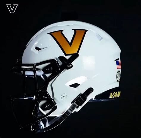 2022 College Football Uniform Preview — Uniswag