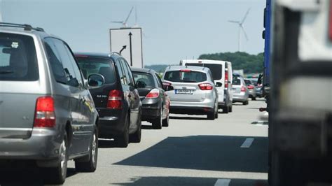 Verkehr Adac Stau Zahl In Mv In Den Ferien Um Ein Viertel Gestiegen