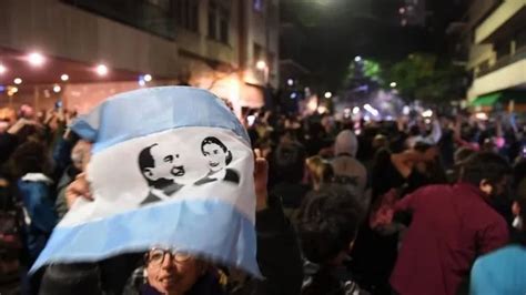 Masivo Respaldo Marcha Y Vigilia En Apoyo A Cristina Kirchner En