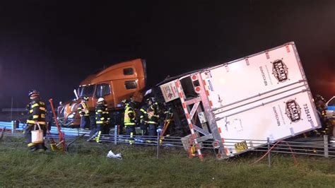 4 Tractor Trailers Collide On I 78 In Lower Saucon Township