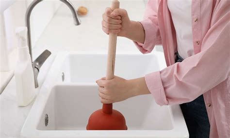 How to clean kitchen sink drain