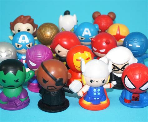 MARVEL DC COMICS COMPLETE SET OF 18 SUPER HEROES MINI FIGURES HOLLAND ...