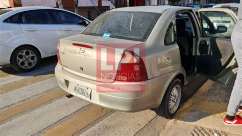 Motociclista Herido Al Chocar Con Puerta Abierta De Un Auto Mientras Lo