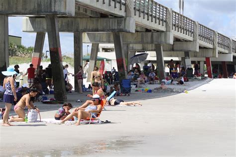 Cool breezes under Jacksonville Fishing Pier. | Jacksonville beach, Pier fishing, Jacksonville fl