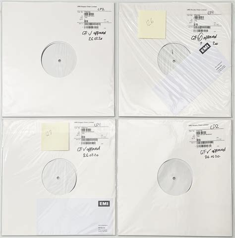 Vente aux enchères de vinyles rares de The Cure New Order Pulp et d